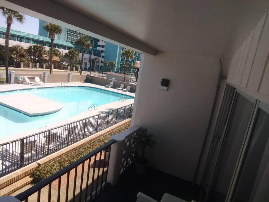 Pool Front & Across From Beach شاطئ ميرتل المظهر الخارجي الصورة