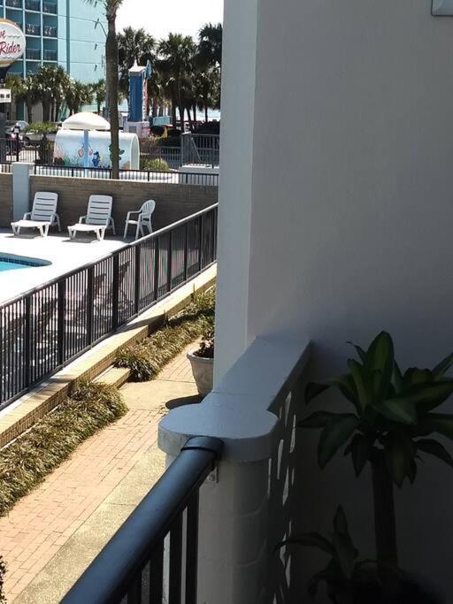 Pool Front & Across From Beach شاطئ ميرتل المظهر الخارجي الصورة